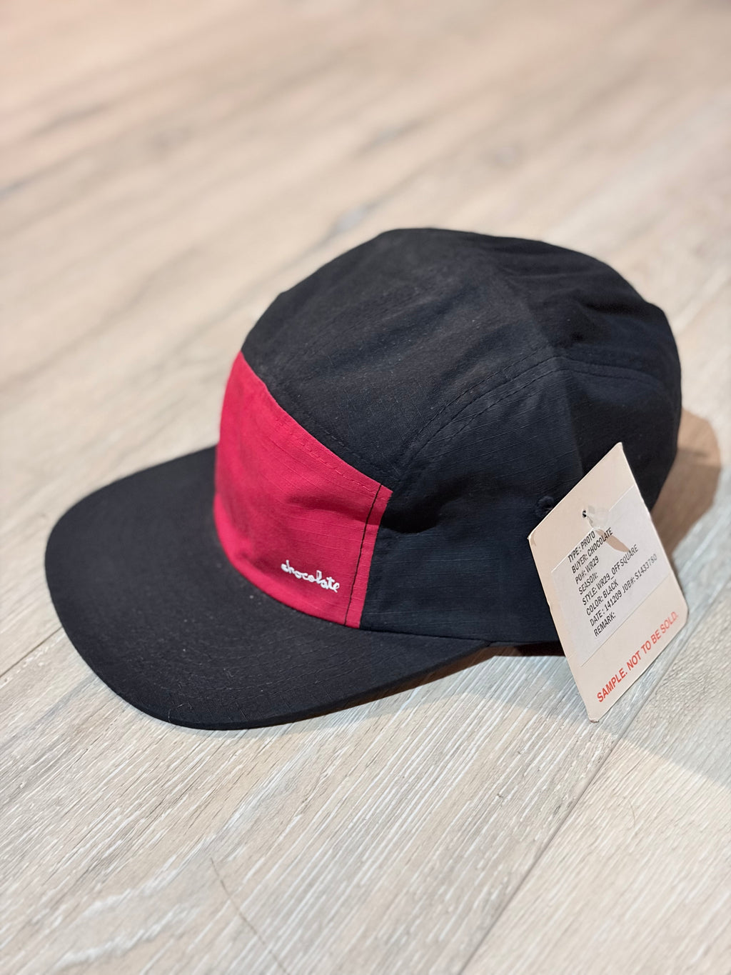 Chocolate Skateboards 5 panel hat Black / Red